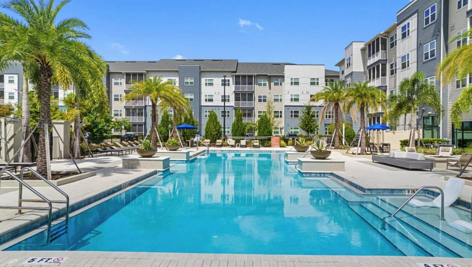 Landing At The Henry Luxury Apartments - 2 Bedrooms In Sanford Exterior photo