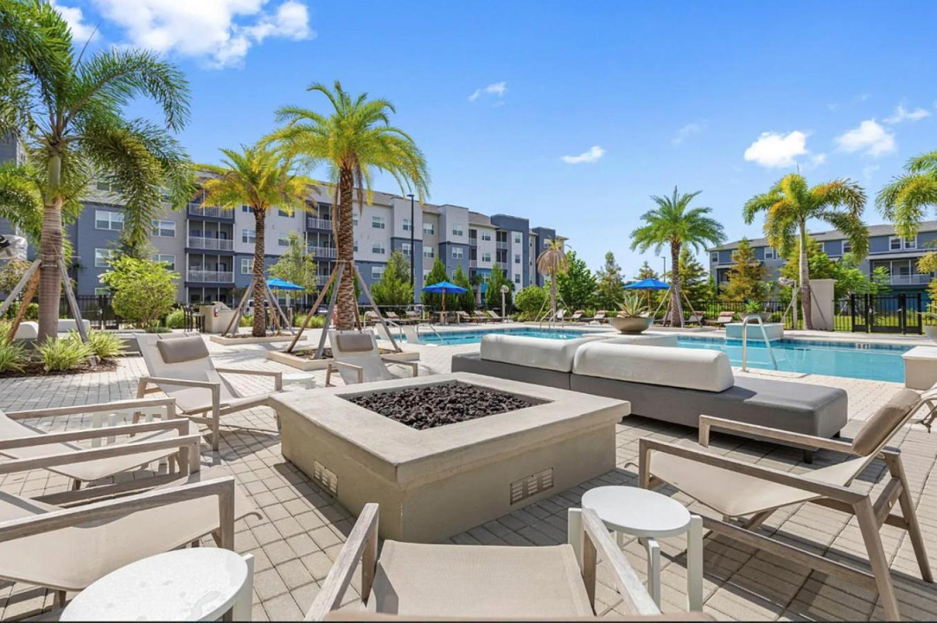 Landing At The Henry Luxury Apartments - 2 Bedrooms In Sanford Exterior photo